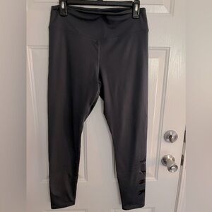 Women’s PINK VICTORIA’S SECRET COZY fleece lined leggings.